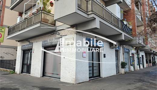 Ostia Levante, Viale dei Promontori angolo Via Capo Palinuro, Affittasi Locale Commerciale di 50mq